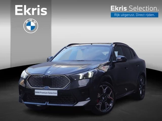 BMW iX2 xDrive30 M Sportpakket Pro | Comfort Pack | 20 inch LM M V-spaak | Trekhaak met elektrisch wegklapbare kogel | Panoramadak | Driving Assistant Plus | Harman Kardon | Ekris Selection