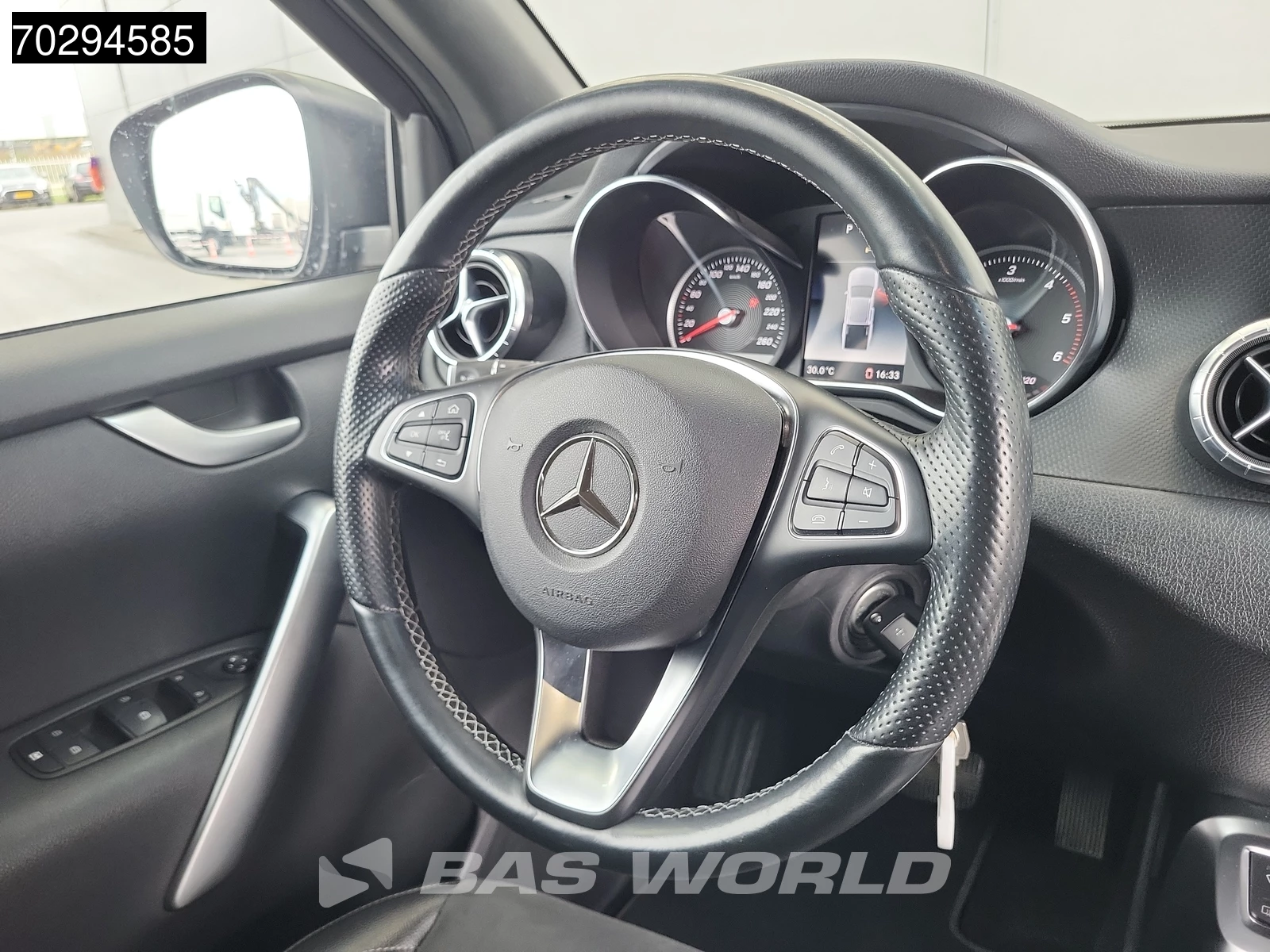 Hoofdafbeelding Mercedes-Benz X-Klasse