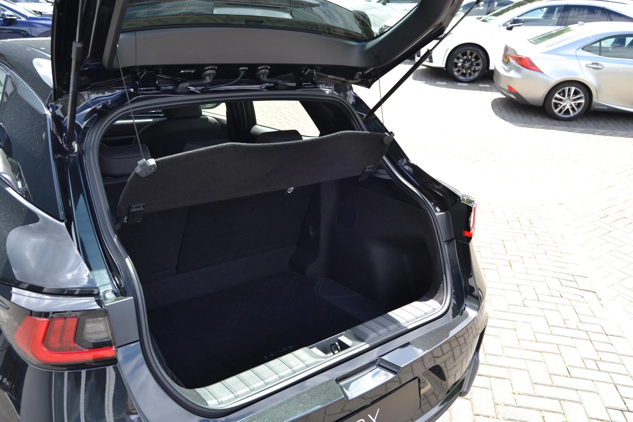 Hoofdafbeelding Lexus LBX