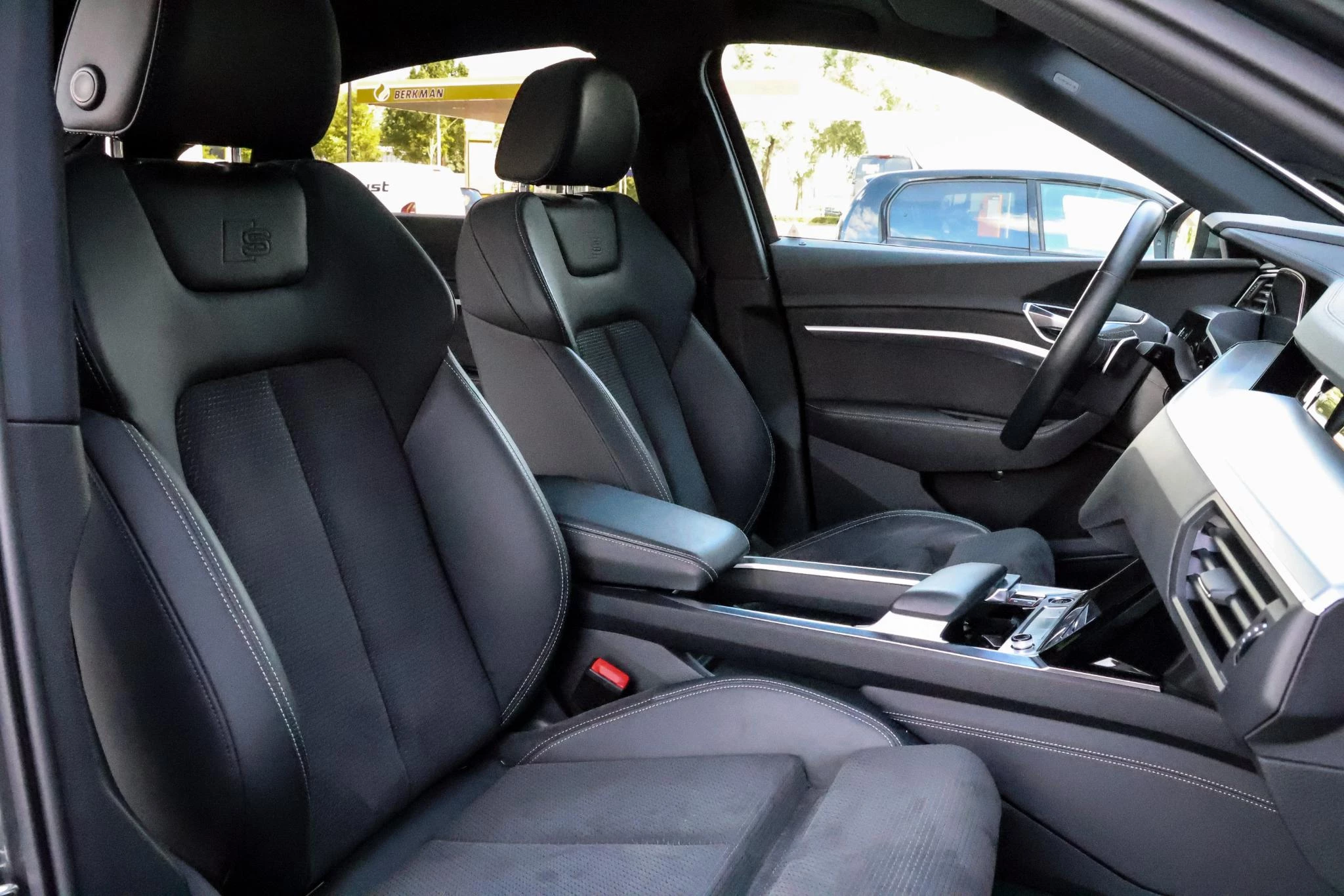 Hoofdafbeelding Audi e-tron