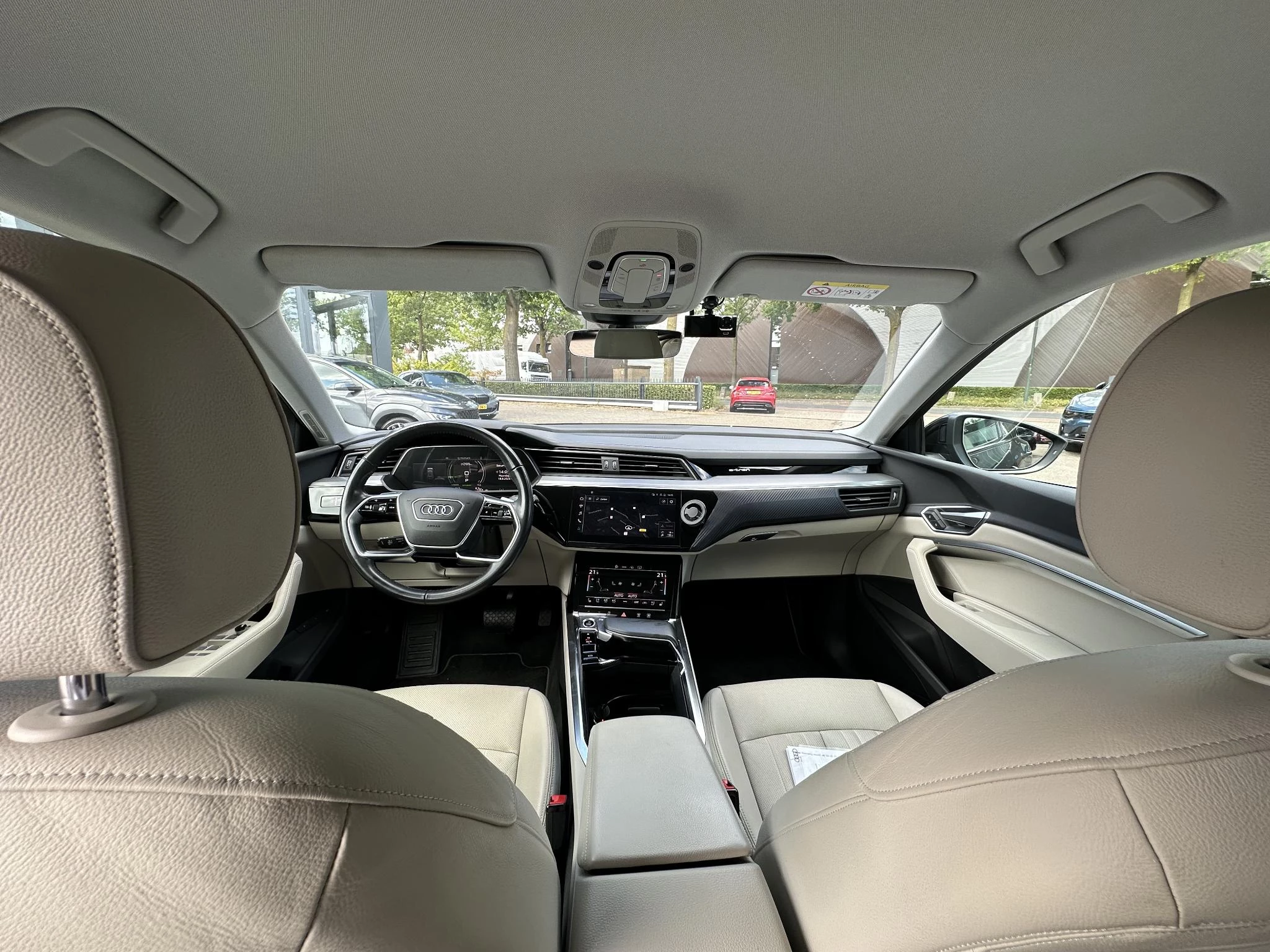 Hoofdafbeelding Audi e-tron
