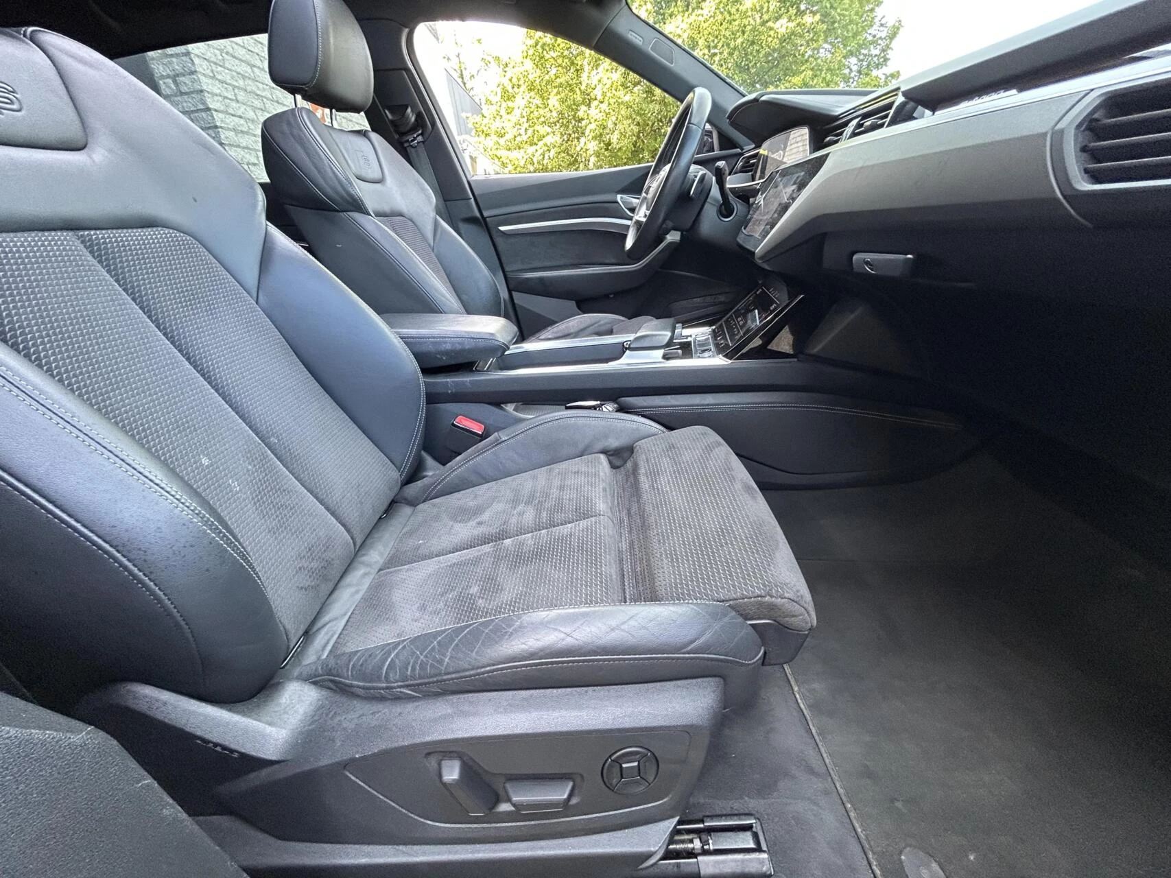 Hoofdafbeelding Audi e-tron