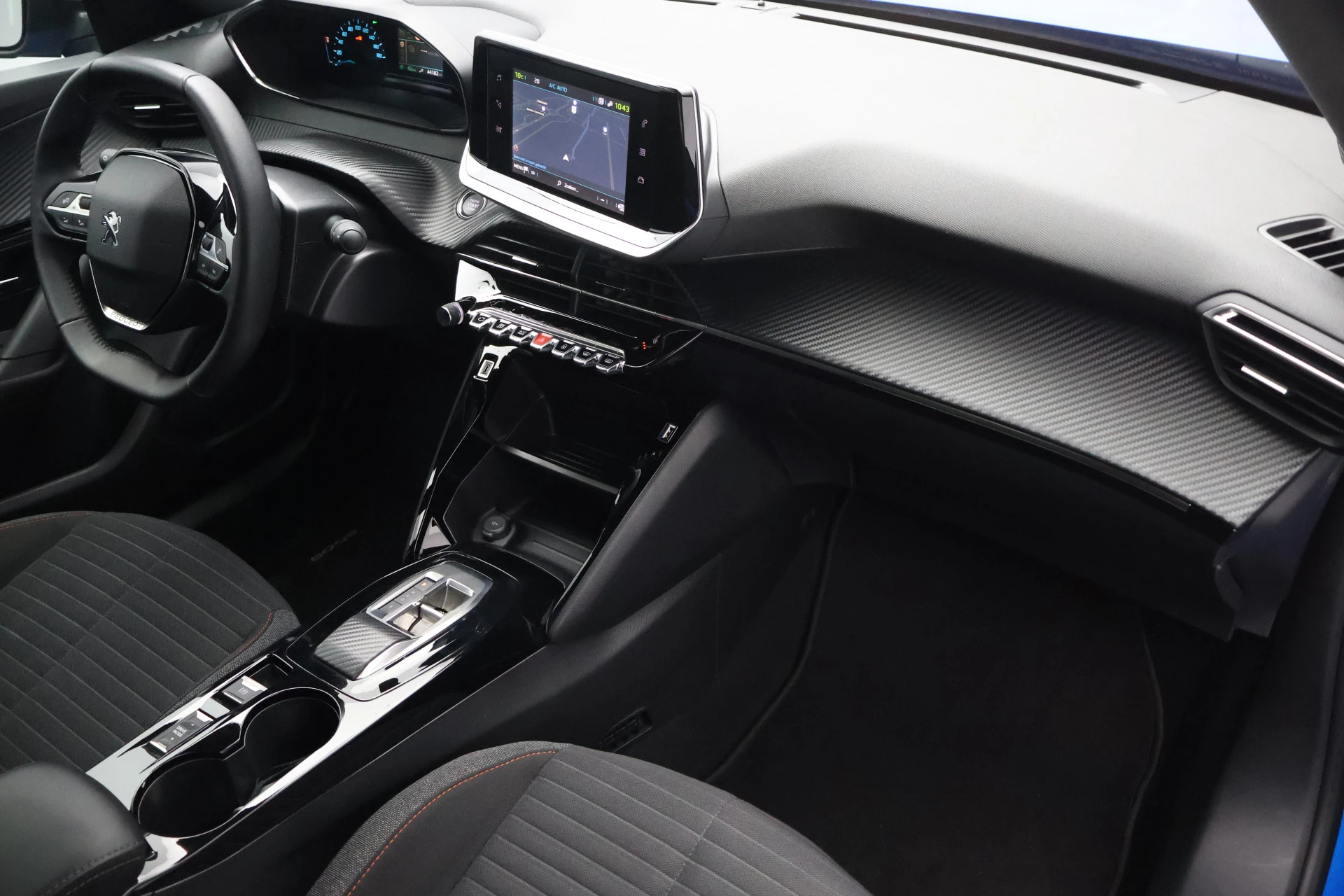 Hoofdafbeelding Peugeot e-2008