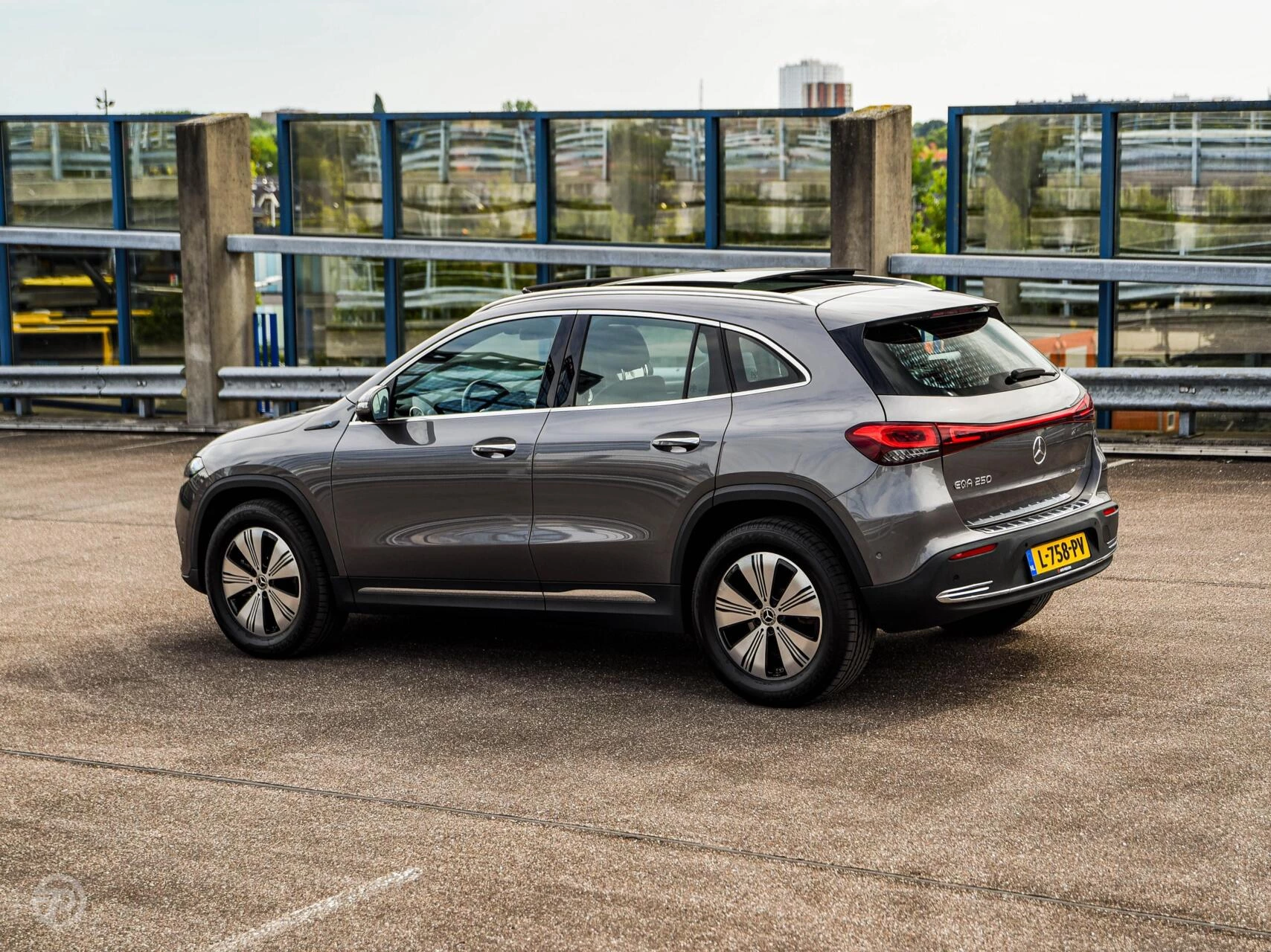 Hoofdafbeelding Mercedes-Benz EQA