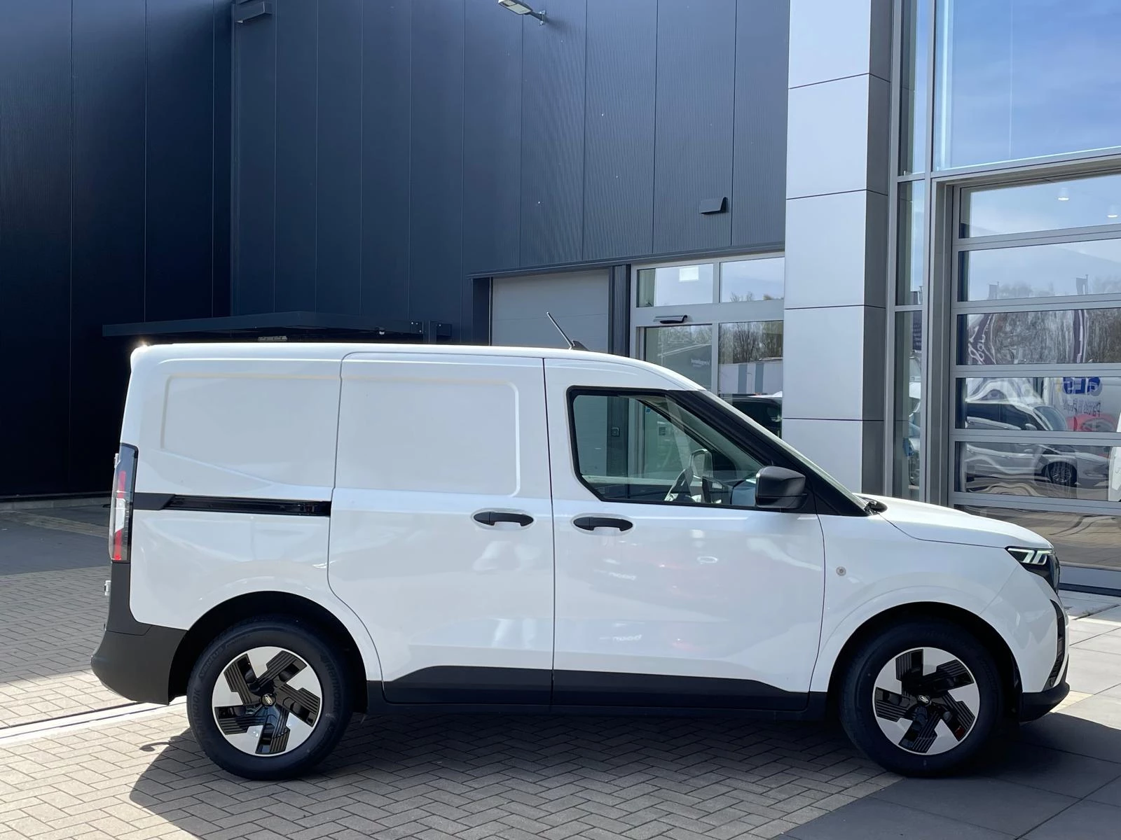 Hoofdafbeelding Ford E-Transit Courier