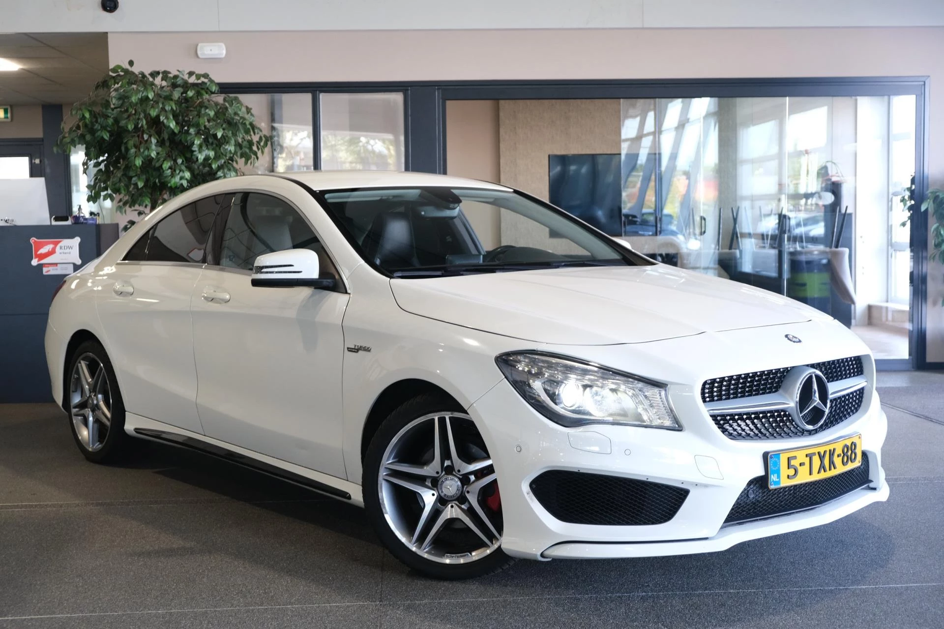 Hoofdafbeelding Mercedes-Benz CLA