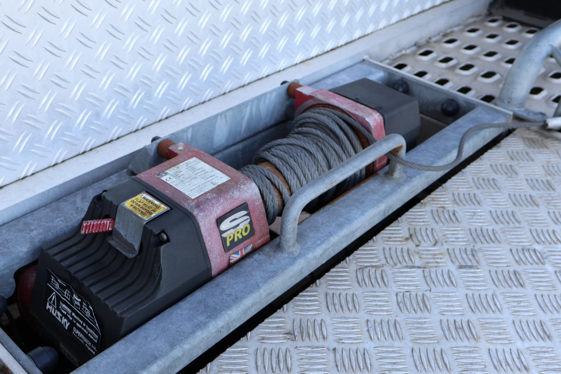 Hoofdafbeelding Iveco 40C18 AUTOMAAT,  oprijwagen Tijhof, incl tijhof aanhanger!