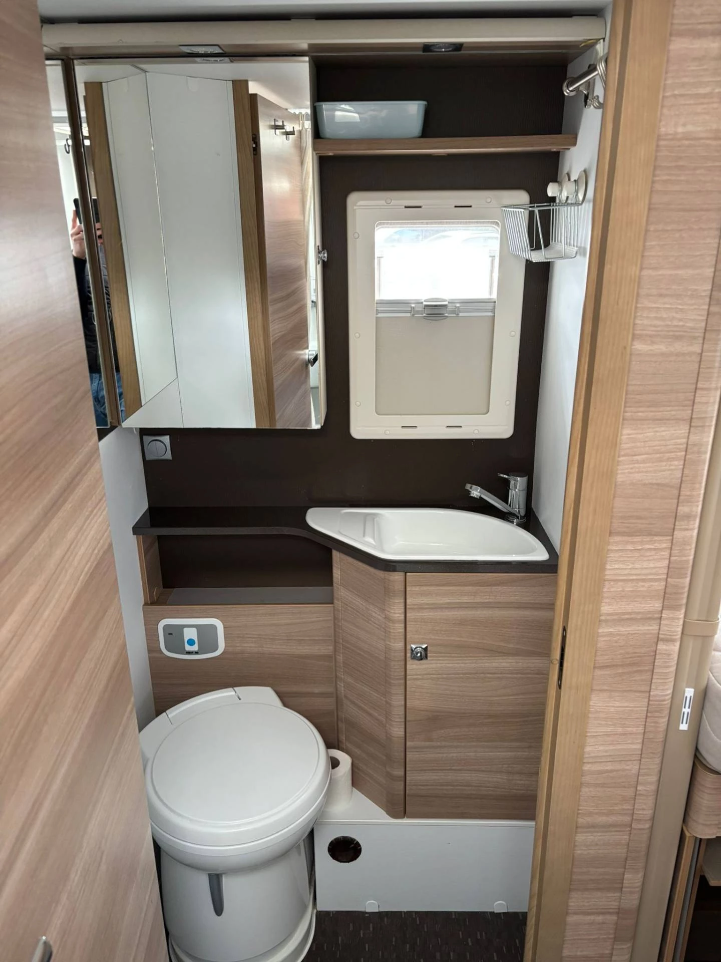 Hoofdafbeelding Adria CORAL S 670SL