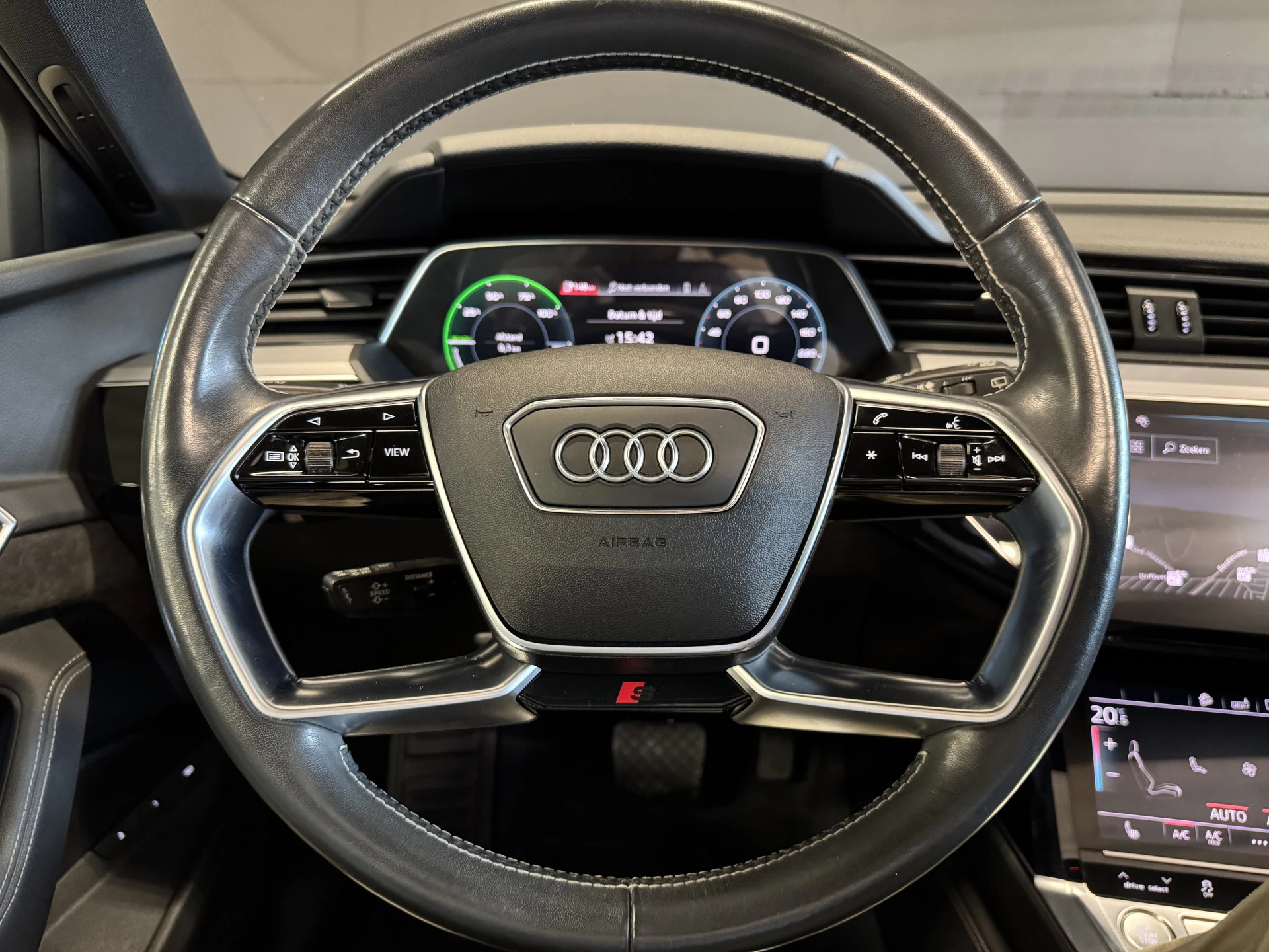 Hoofdafbeelding Audi e-tron