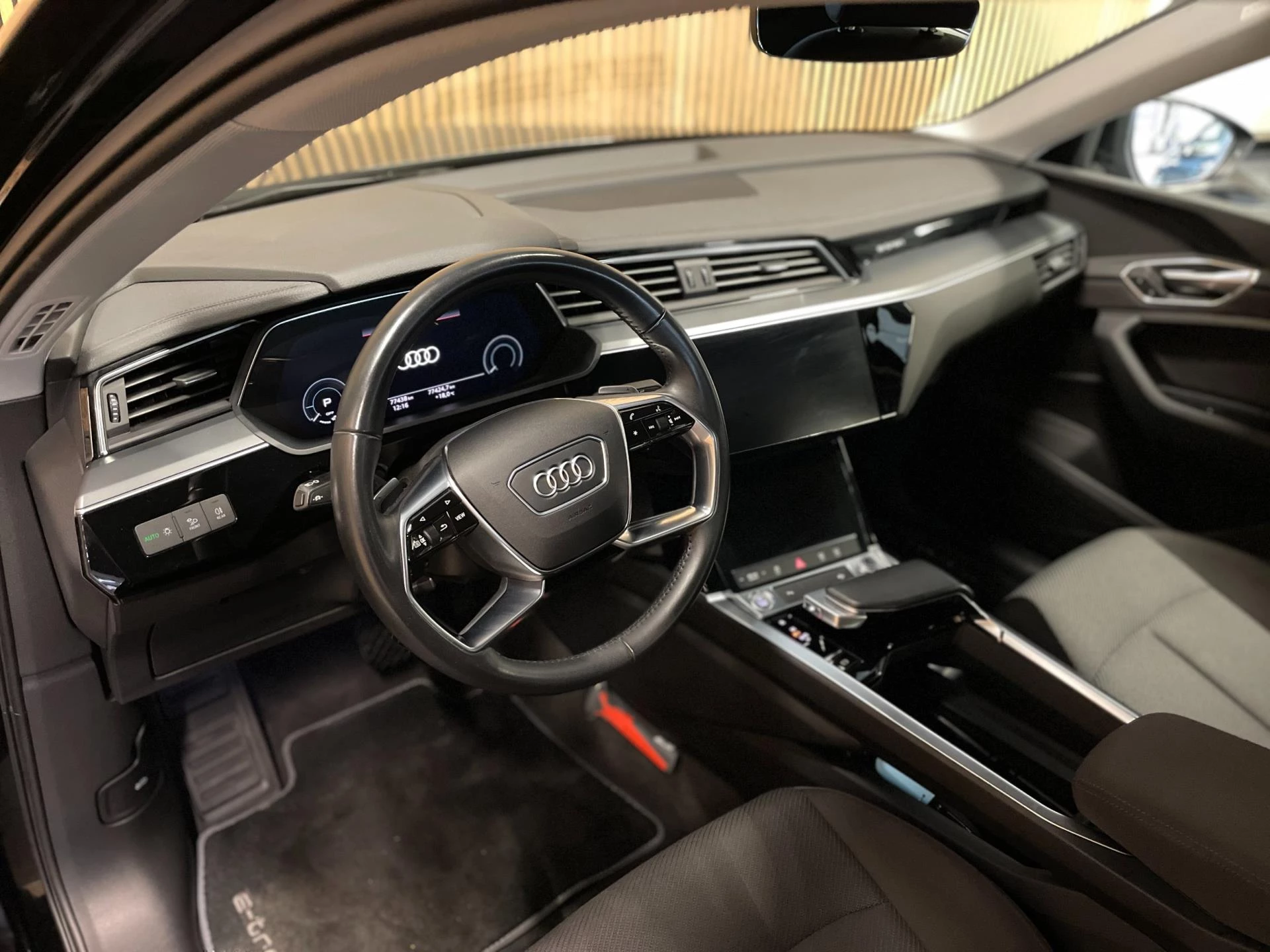 Hoofdafbeelding Audi e-tron