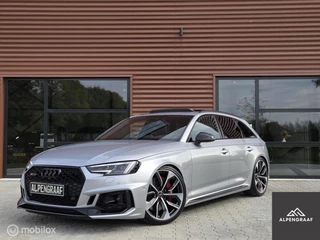 Hoofdafbeelding Audi RS4 Audi RS 4 Avant 2.9 TFSI RS 4 quattro KW V3|Pano|Keyless|B&O|Massage|Kleppen uitlaatsyteem|Dealeronderhouden|