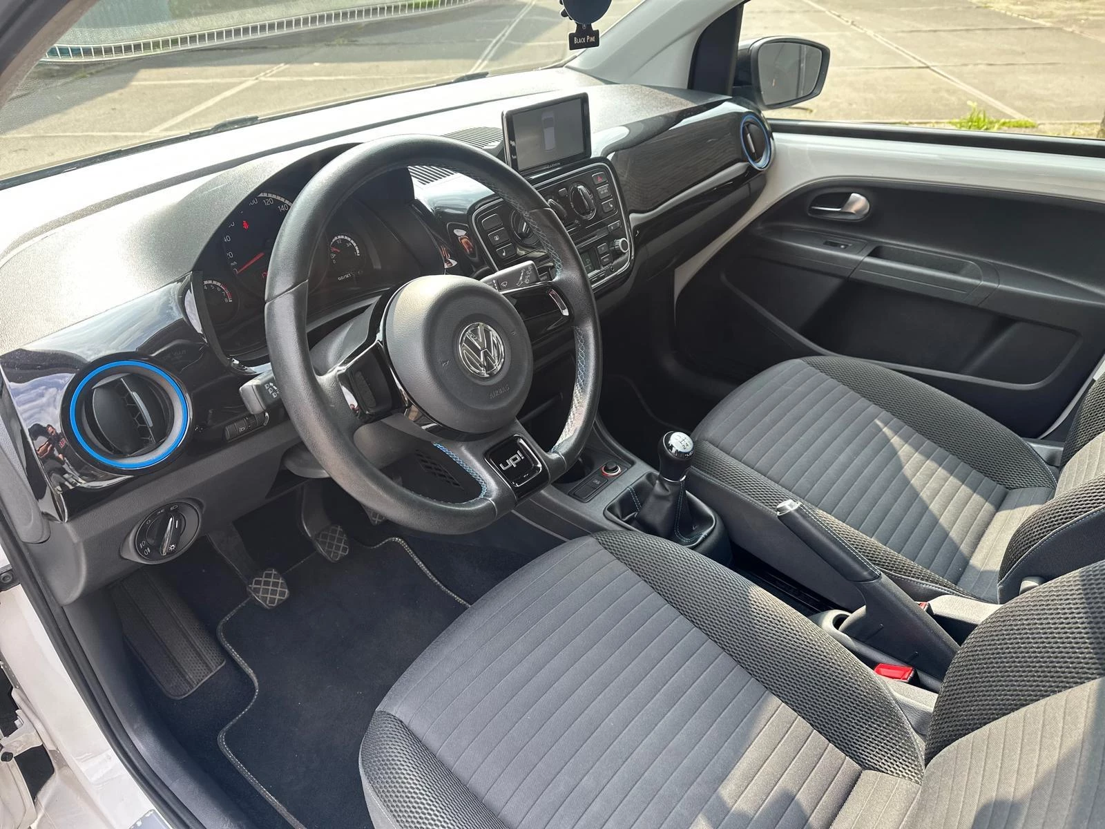 Hoofdafbeelding Volkswagen up!