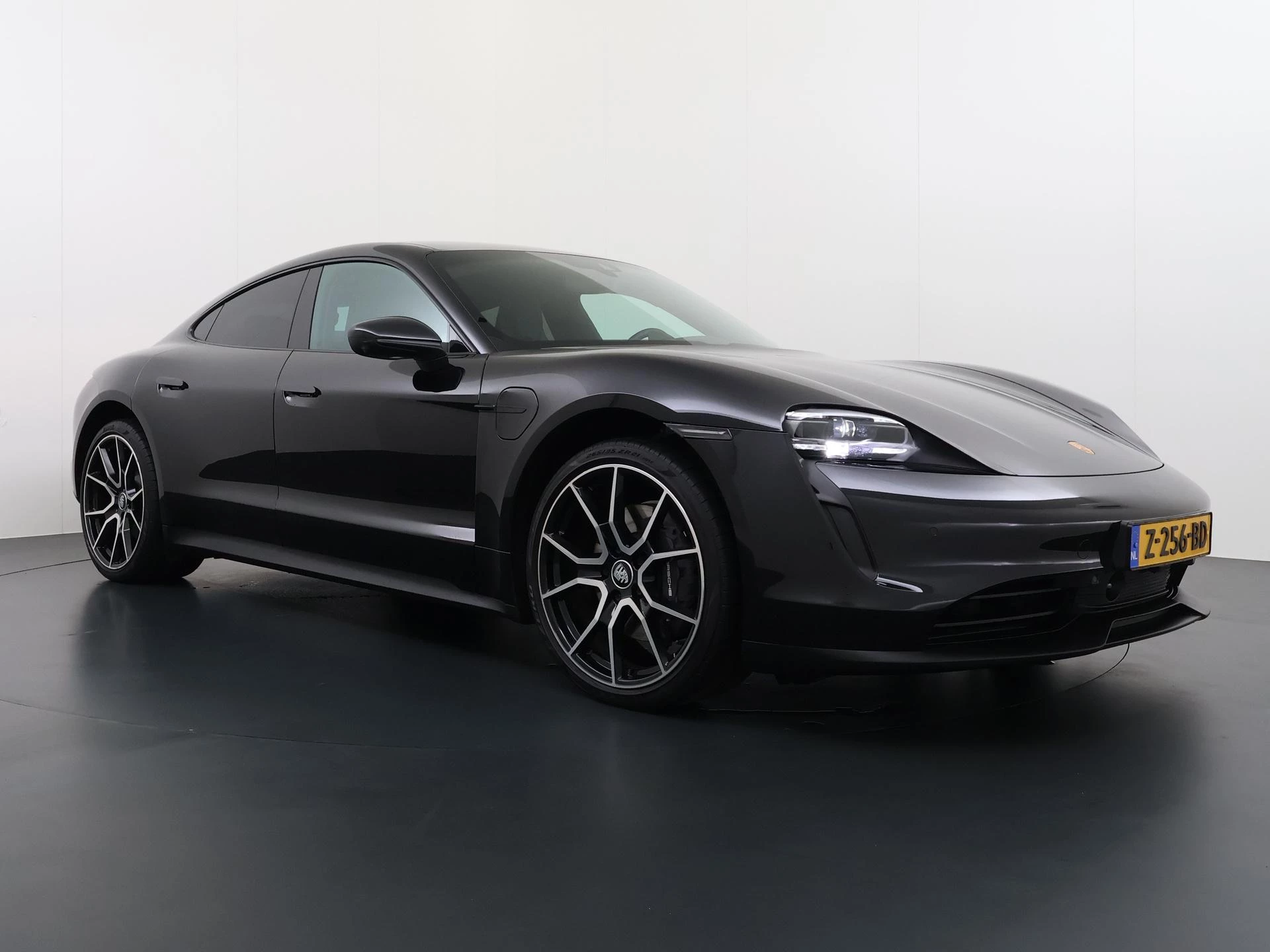 Hoofdafbeelding Porsche Taycan