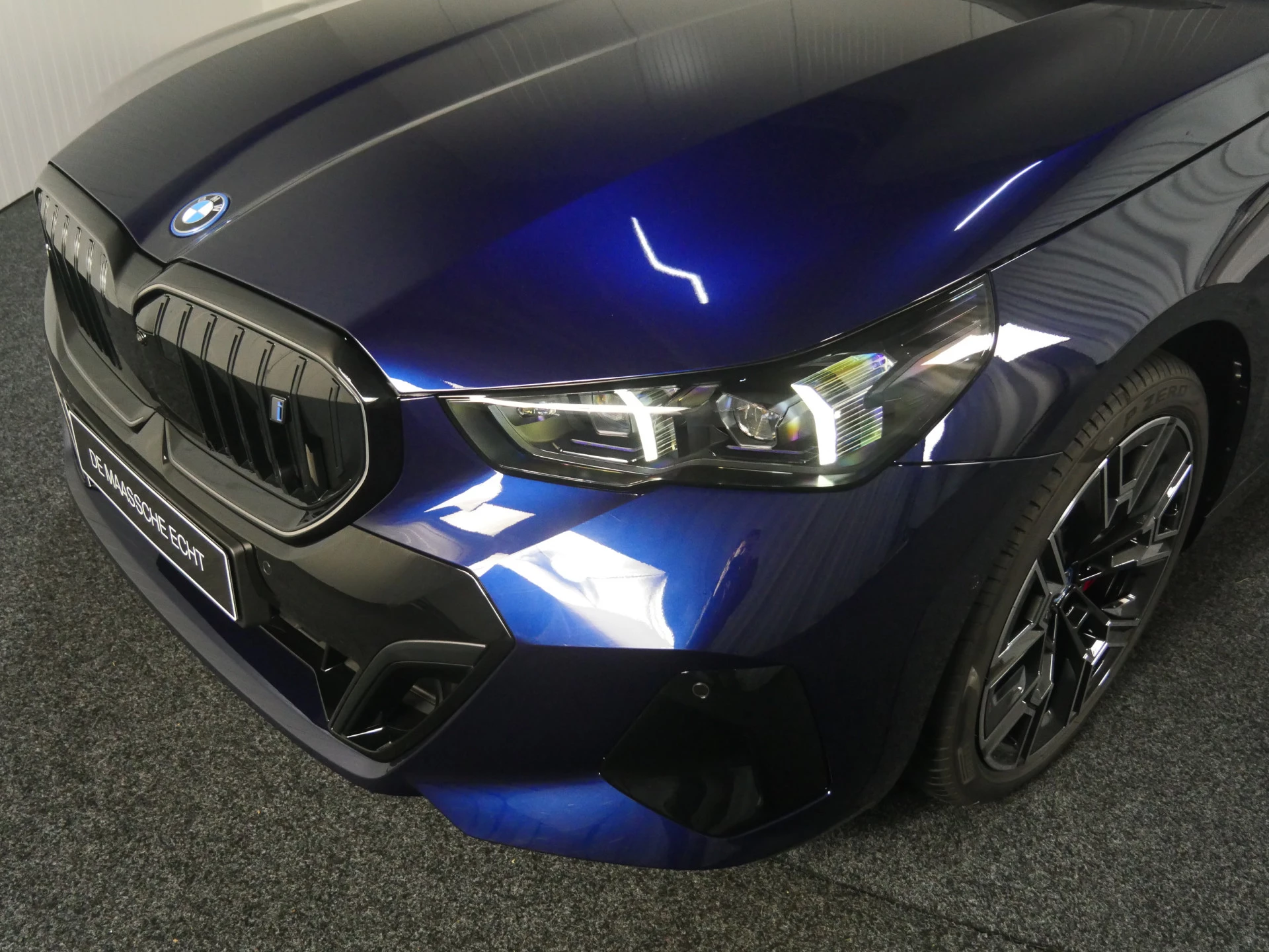 Hoofdafbeelding BMW i5