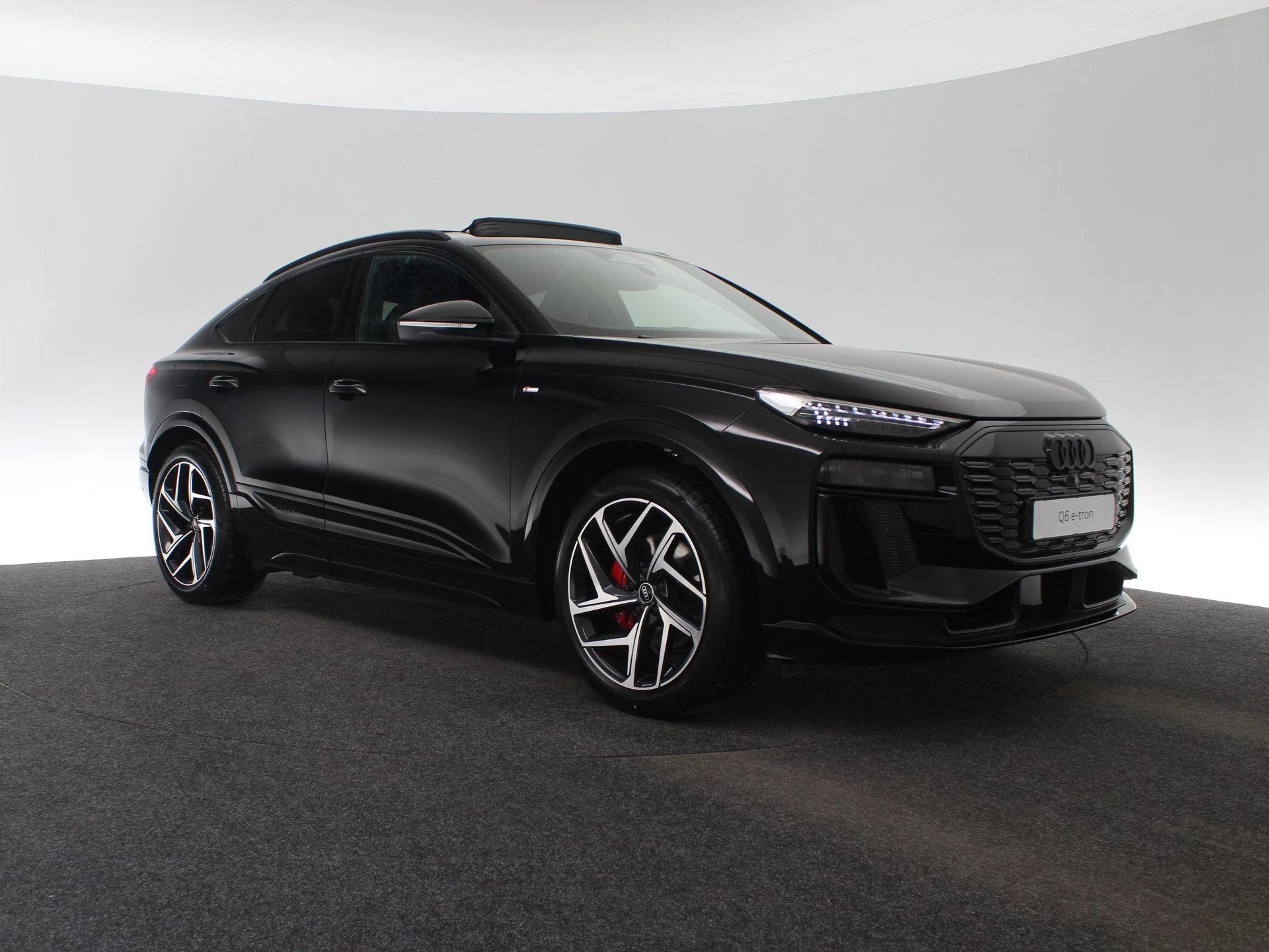 Hoofdafbeelding Audi Q6 e-tron