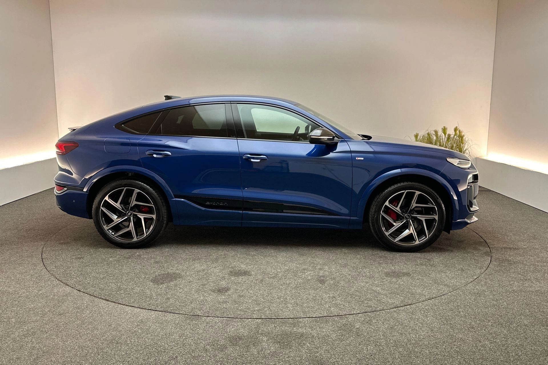 Hoofdafbeelding Audi Q6 e-tron