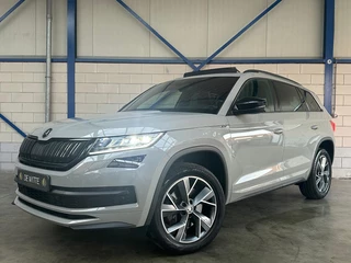 Hoofdafbeelding Škoda Kodiaq Skoda Kodiaq 2.0 TSI 4x4 Sportline Pano|360'|Alcantara|Vol