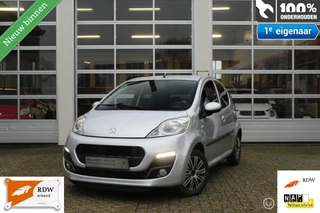 Peugeot 107 1.0-12V 5-Deurs Facelift Sportium Ledverlichting Airconditioning Bluetooth Carkit Tel.&Media Int. Centr.Deurvergr. Elek.Ramen Stuurbekr. Toerenteller Lederstuur Radio/Cd/Mp3/Usb/Aux Dubbele Speakers Zwart Interieur Isofix Mistlampen V+A Privac