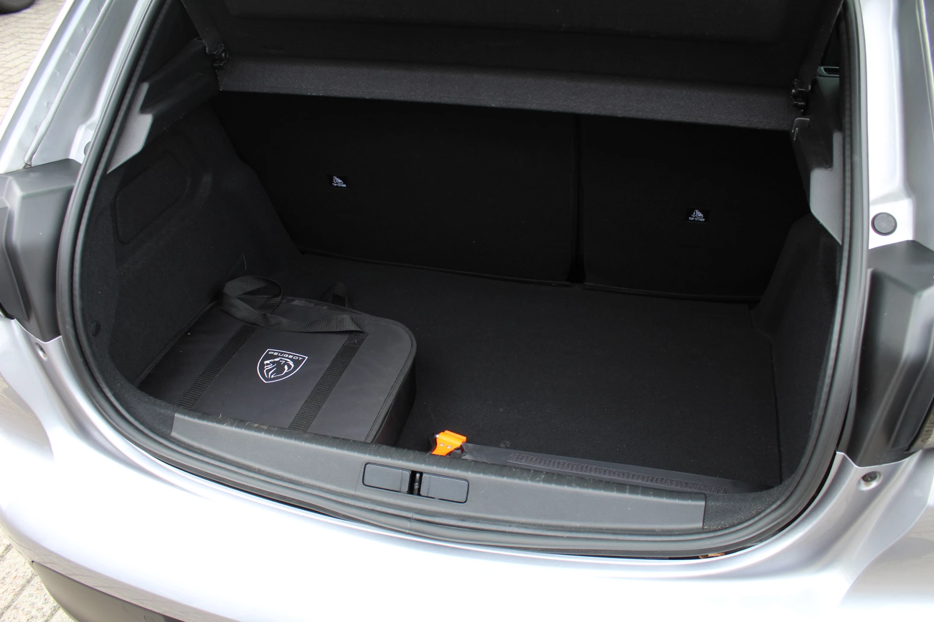Hoofdafbeelding Peugeot e-208