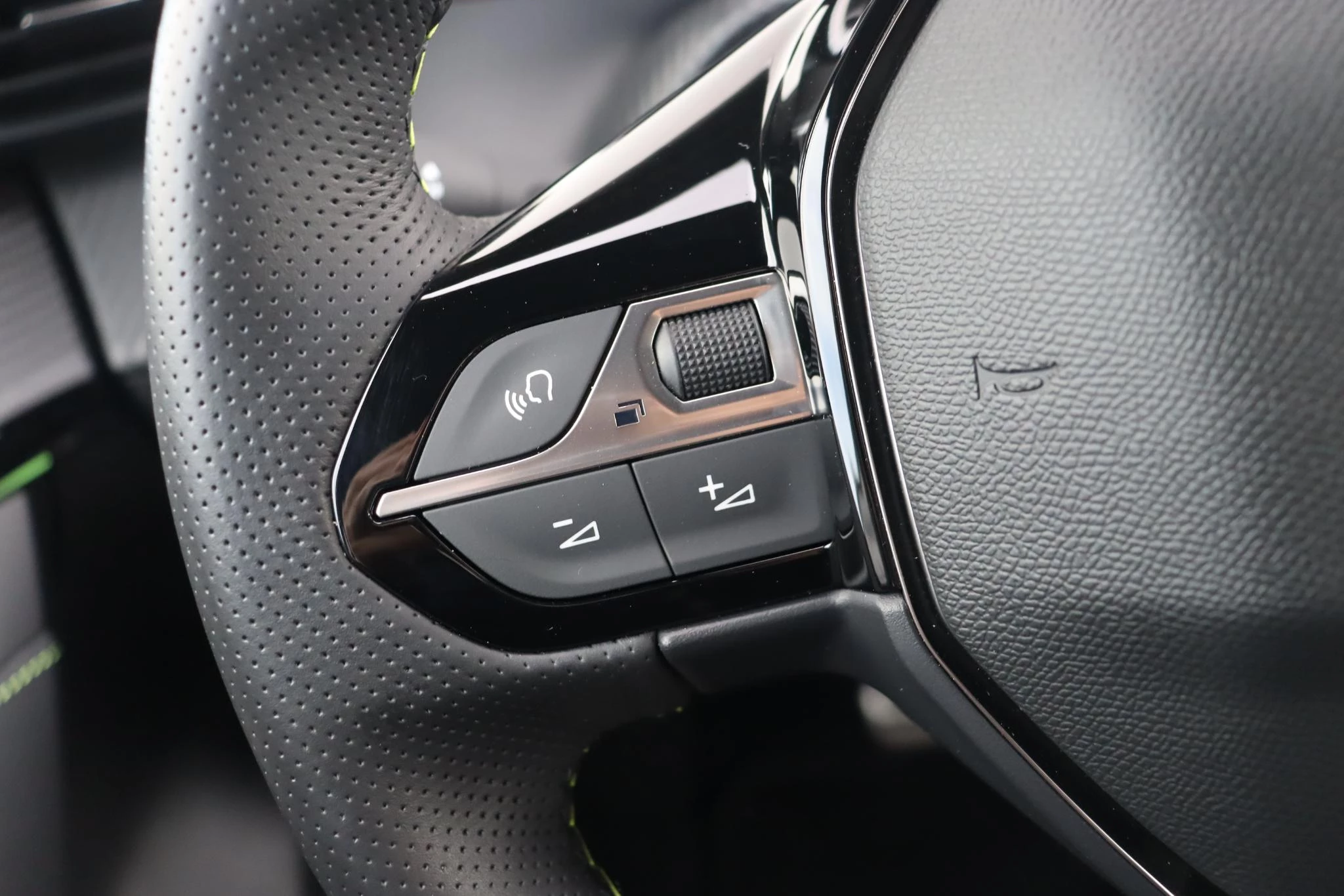 Hoofdafbeelding Peugeot e-208
