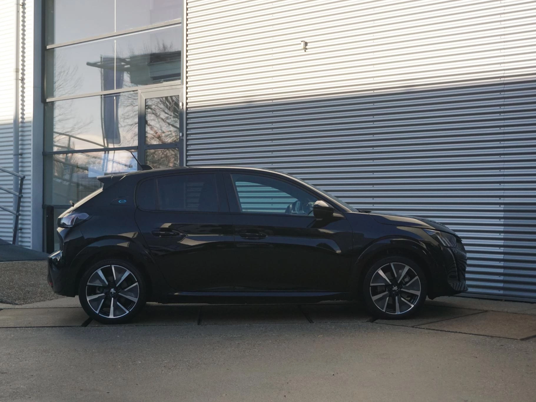 Hoofdafbeelding Peugeot e-208