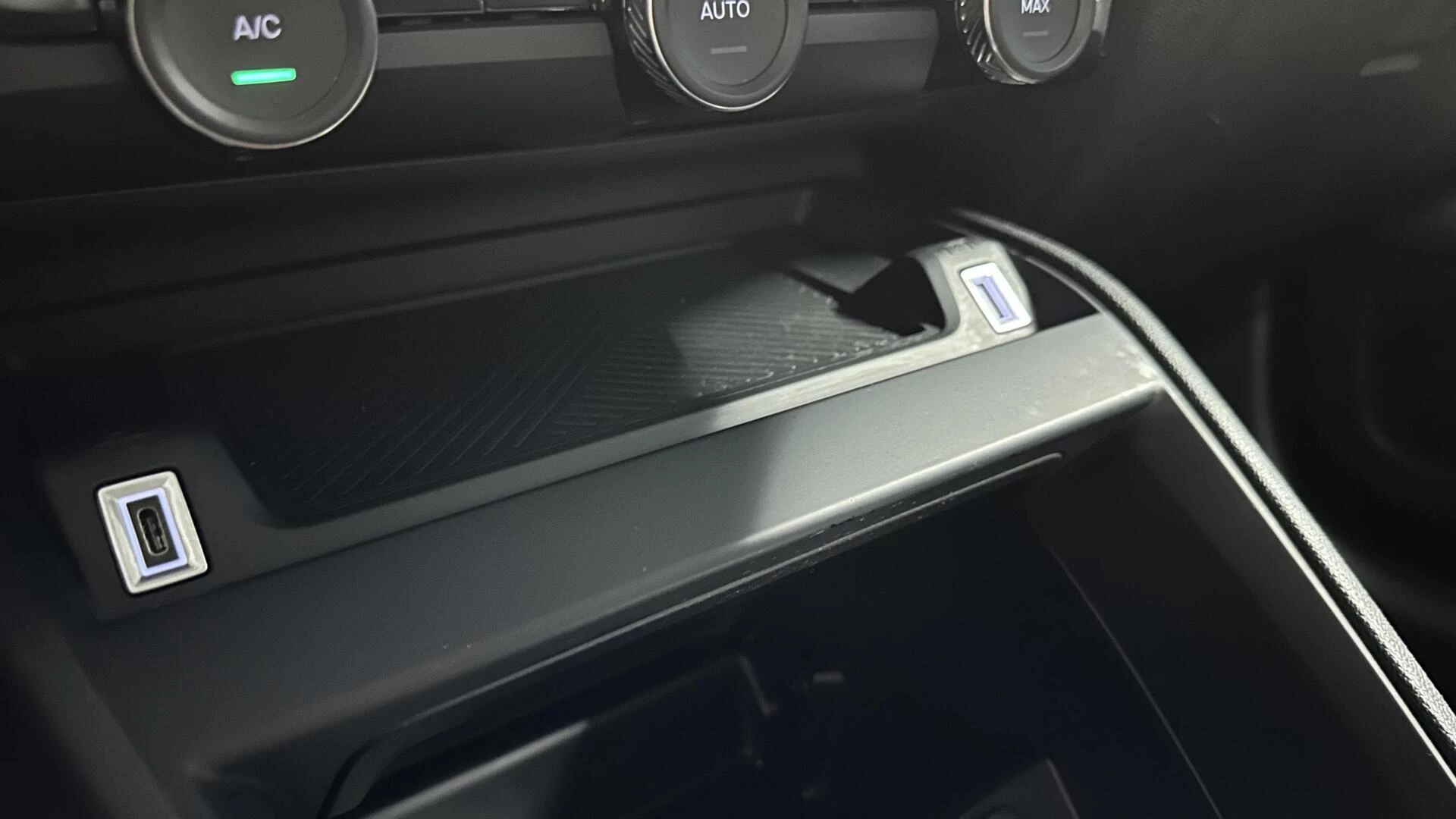 Hoofdafbeelding Citroën ë-C4 X