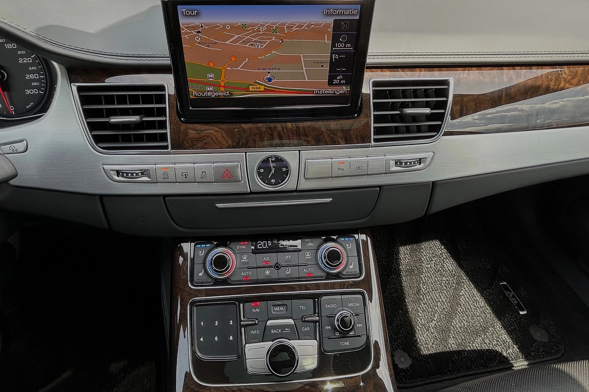Hoofdafbeelding Audi A8