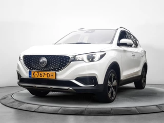 MG ZS-EV Luxury 45 kWh (143 PK) 1e-Eig. & Keurig-Onderh. BOVAG-Garantie. NL-Auto. Panoramadak, Leer, Navigatie/Apple-Carplay/Android-Auto, Adaptive-Cruisecontrol, Keyless-Entry/Start, Parkeersensoren, Achteruitrijcamera, DA Stoelverwarming, Lm-Velgen-17Inch, Licht-Zicht-Pakket, Privacy-Glas