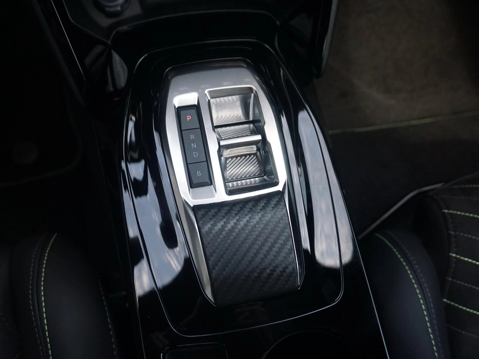 Hoofdafbeelding Peugeot e-208