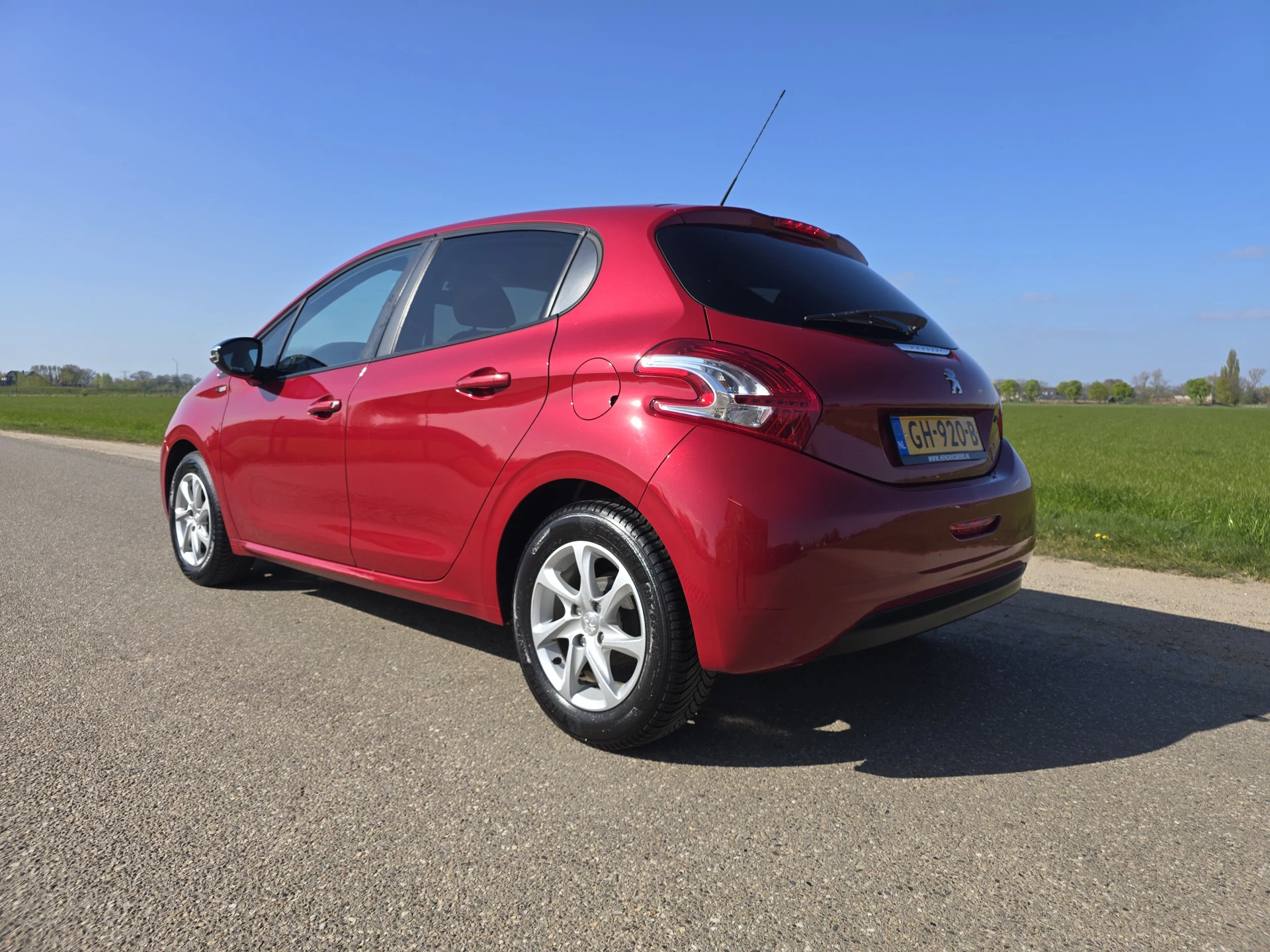 Hoofdafbeelding Peugeot 208