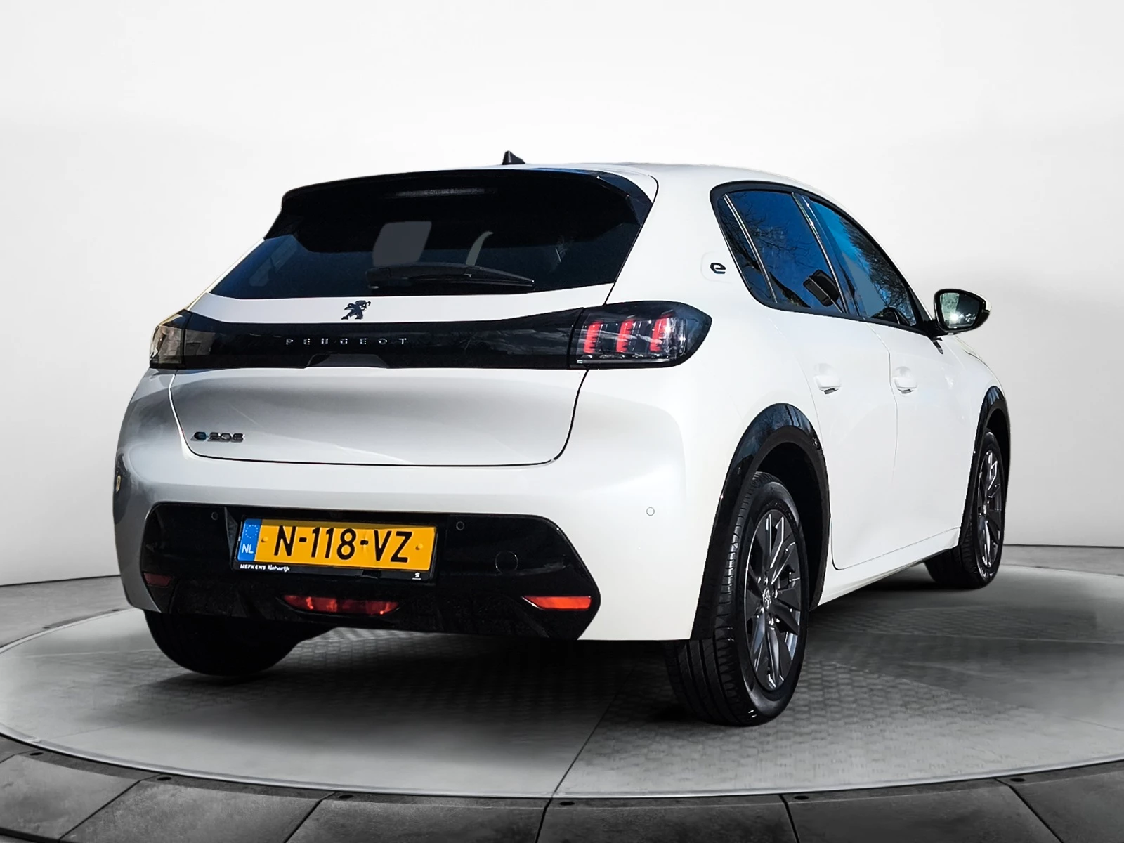 Hoofdafbeelding Peugeot e-208