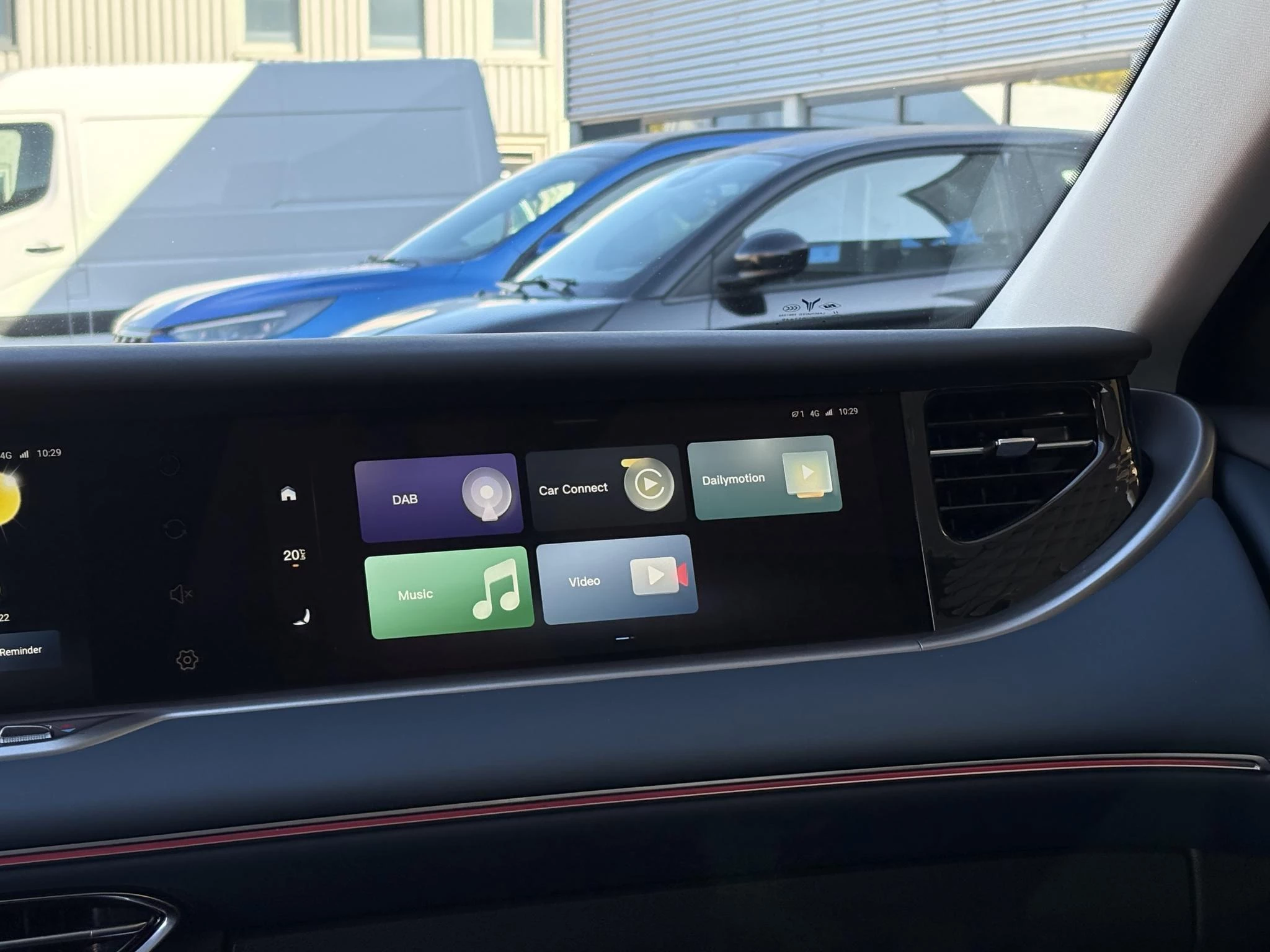 Hoofdafbeelding Voyah Free