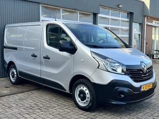 Renault Trafic 1.6 dCi L1H1 BTW en BPM VRIJ!! Airco Cruise controle 3-Persoons Telefoonverbinding Parkeersensoren achter 1e eigenaar Euro 6 Dealer onderhouden Ex overheid