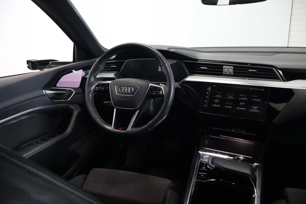 Hoofdafbeelding Audi e-tron