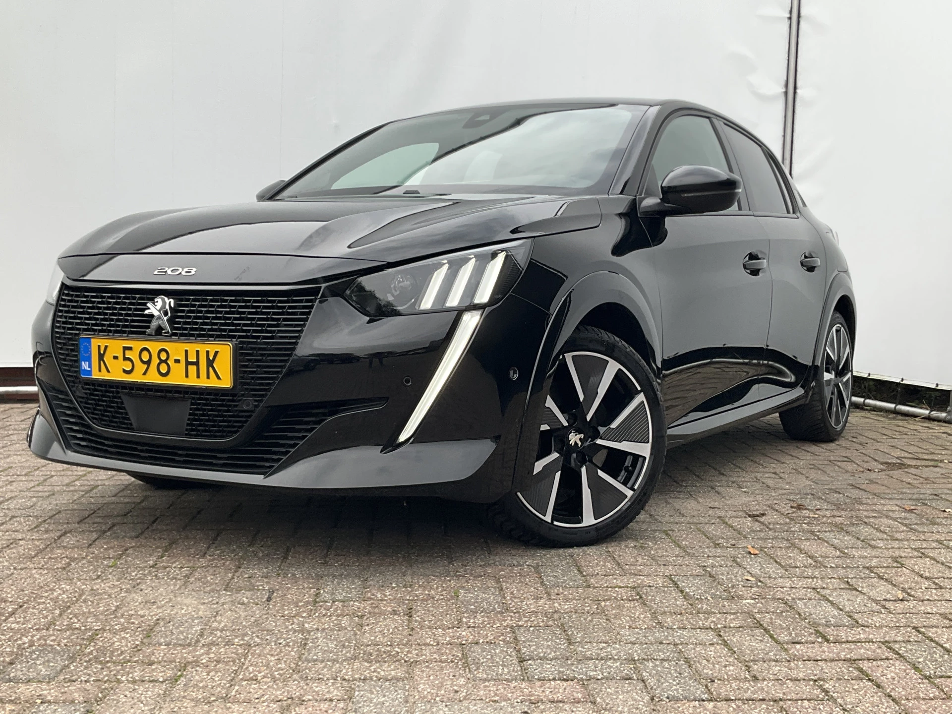 Hoofdafbeelding Peugeot e-208
