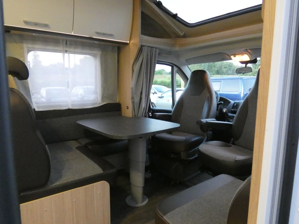 Hoofdafbeelding Sunlight T68 Automaat,navi,camera,lengtebedden