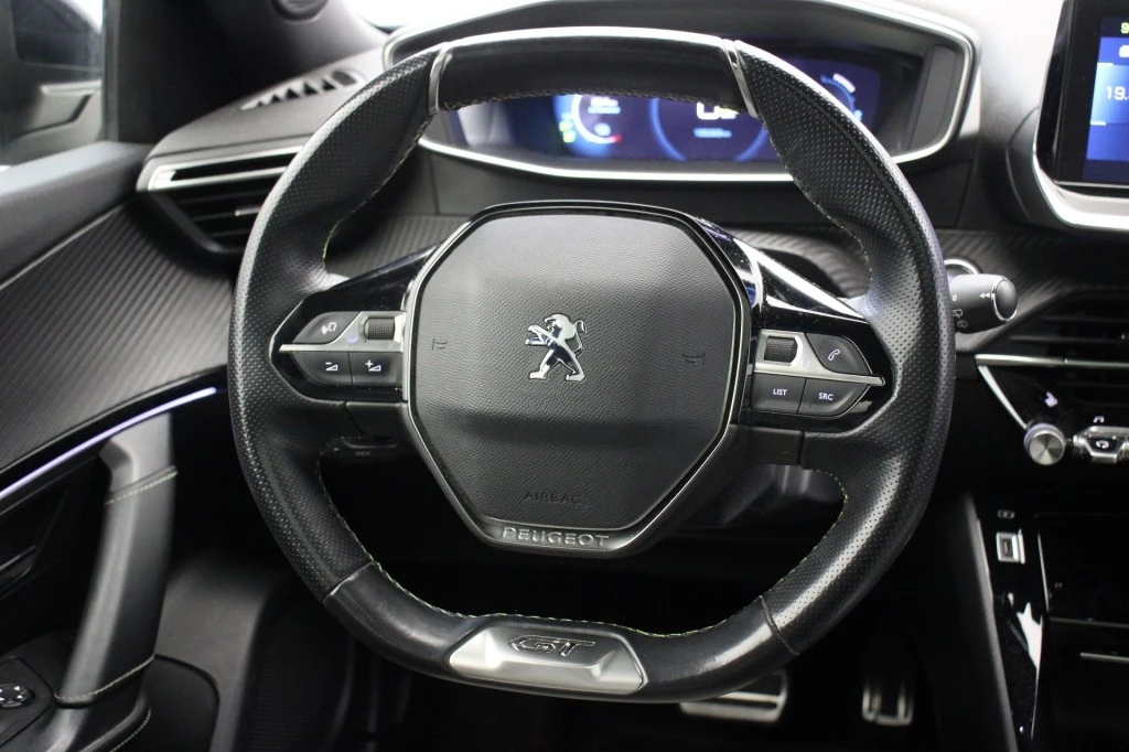 Hoofdafbeelding Peugeot e-2008