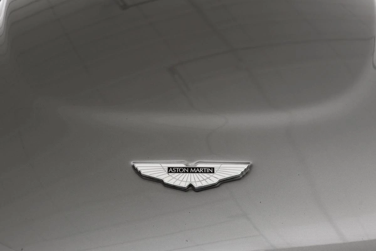 Hoofdafbeelding Aston Martin V12 Vantage