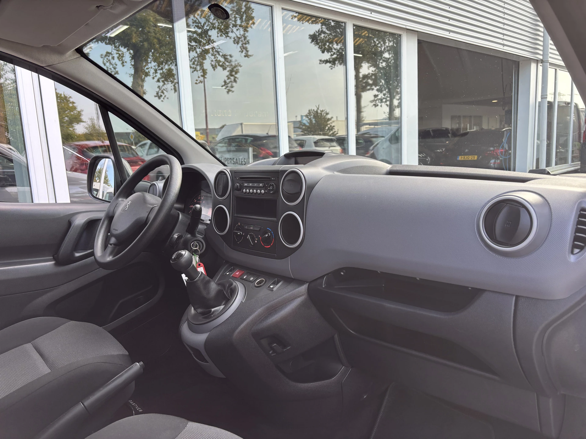 Hoofdafbeelding Peugeot Partner