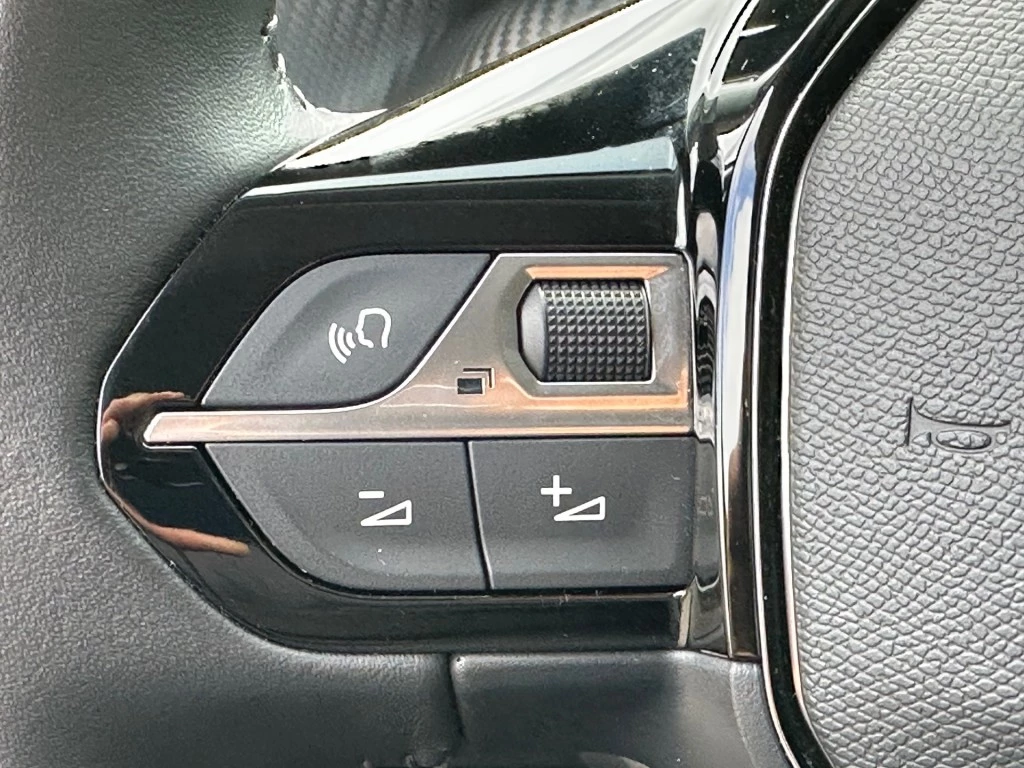 Hoofdafbeelding Peugeot e-2008