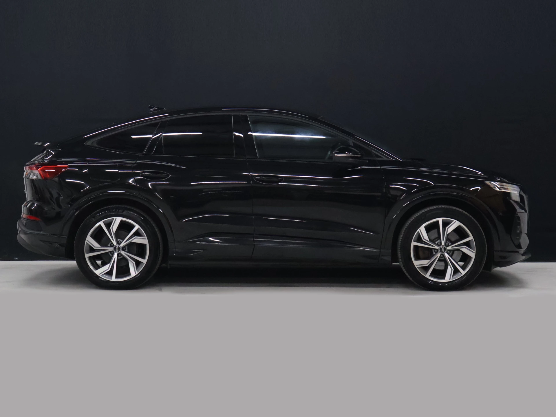 Hoofdafbeelding Audi Q4 Sportback e-tron