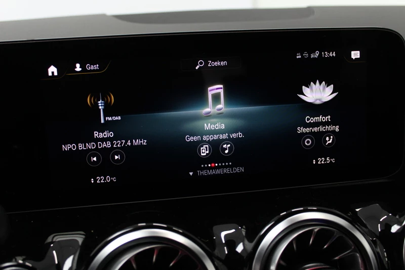 Hoofdafbeelding Mercedes-Benz EQA