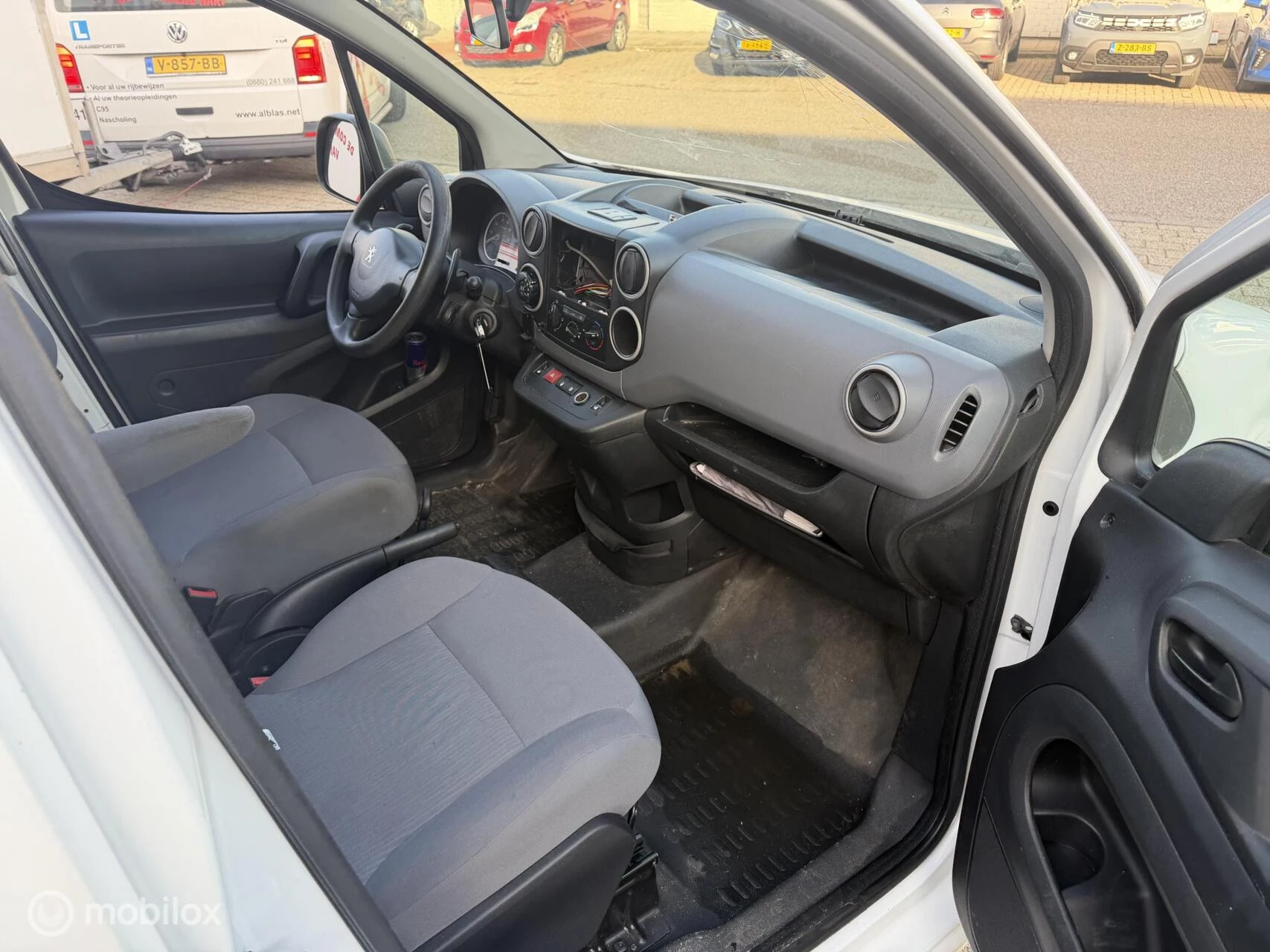 Hoofdafbeelding Peugeot Partner