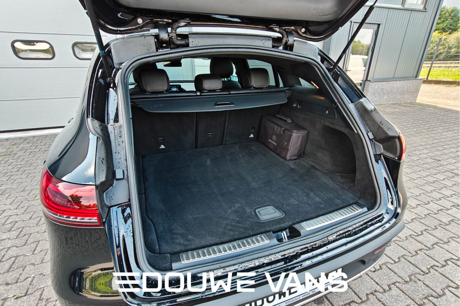 Hoofdafbeelding Mercedes-Benz EQC