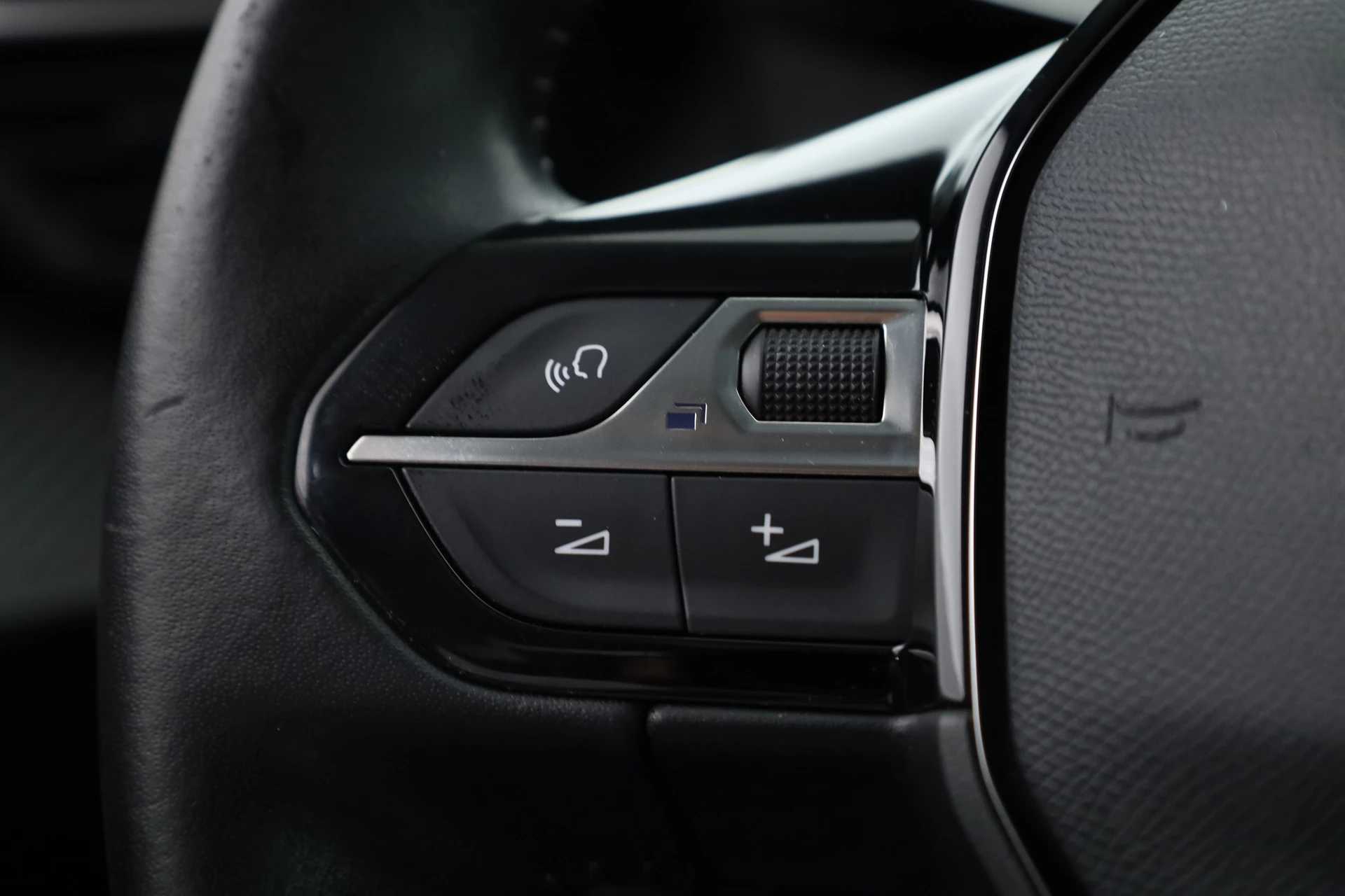 Hoofdafbeelding Peugeot e-2008