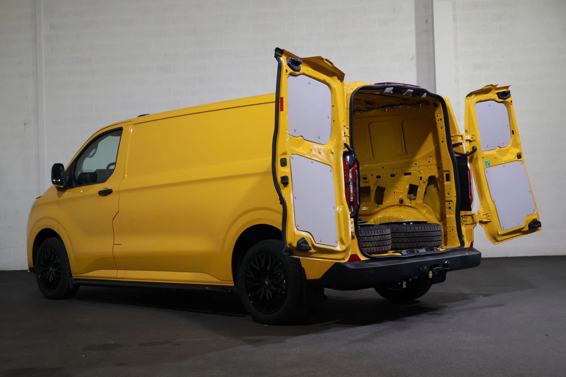 Hoofdafbeelding Ford E-Transit Custom