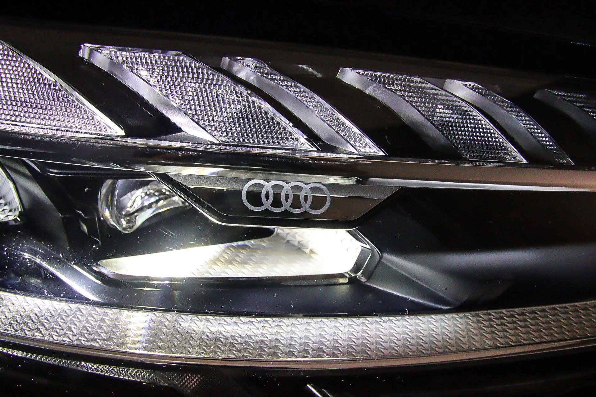 Hoofdafbeelding Audi A8