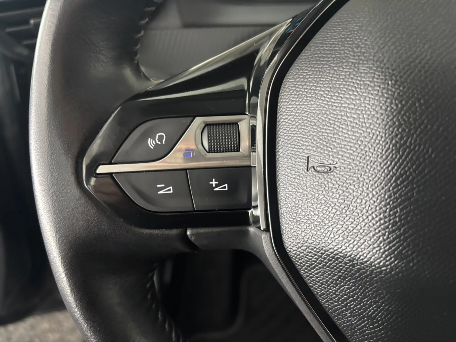 Hoofdafbeelding Peugeot e-208