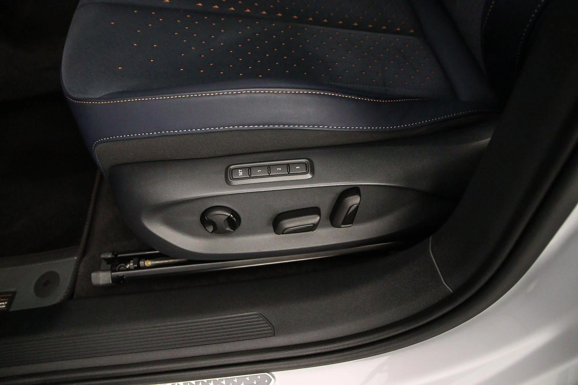 Hoofdafbeelding CUPRA Tavascan