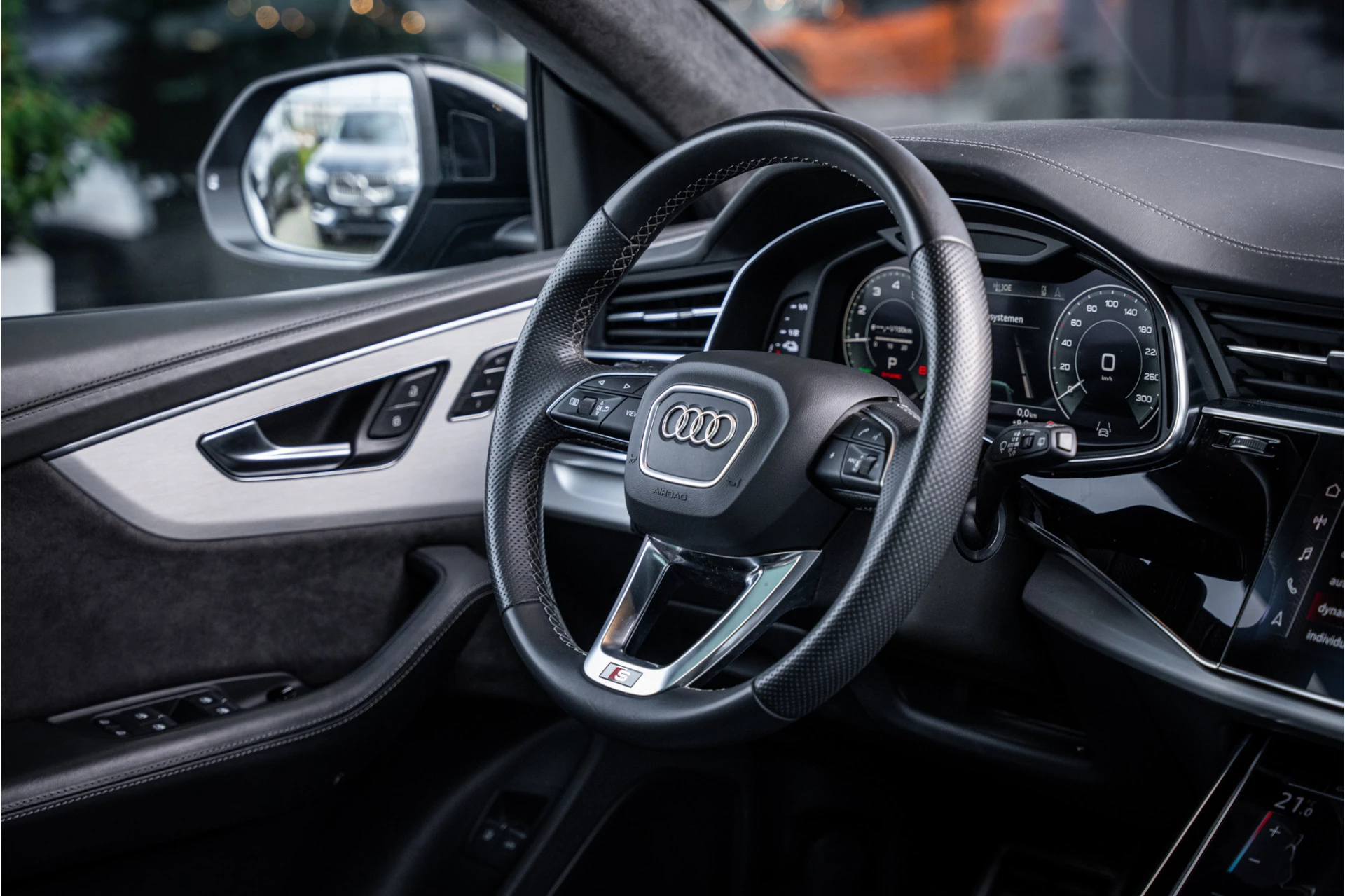 Hoofdafbeelding Audi Q8